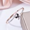 Nova Moda Versátil Preto Borboleta Flor de Diamante Pulseira Abertura por Pressão Pulseira de Aço Inoxidável Design Feminino Titânio