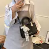 Bolsa Quadrada Pequena Portátil Mais Vendida Transfronteiriça Feminina 2025 Nova Moda de Nicho Bolsa de Ombro Bolsa Transversal de Alta Qualidade Versátil