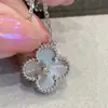 Collar de Trébol de Cuatro Hojas Versión de Alta Gama V-Gold con Diamantes, Artesanía de Precisión CNC, Baño Grueso de Oro de 18 Quilates, Regalo de Trébol de la Suerte para Novia