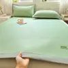 Juego de tres piezas de alfombrilla refrigerante de frijol helado de lujo ligero de color sólido, tacto frío para dormir sin ropa, alfombrilla refrigerante suave tipo sándwich, alfombrilla de aire acondicionado transpirable de seda de hielo