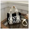 Bolso de Lona para Mujer Otoño/Invierno 2025 Modelo Nuevo con Estampado de Letras en Contraste de Color y Correa de Hombro Colorida, Casual para Hombro, de Mano y Cruzado