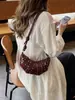 Bolso de Mano Mini de Moda con Tachuelas para Mujer, Bolso Croissant Retro Transfronterizo Nuevo, Diseño de Nicho, Bolso Cruzado para Hombro