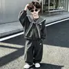 Conjunto de Otoño para Niños 2026 Estilo Nuevo, Fresco y Elegante, Ropa tipo Capa para Primavera y Otoño para Niños Pequeños, Conjunto de Dos Piezas Versión Coreana para Niños
