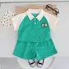 2024 Nuevo Verano Niños Cuello Solapa Estampado Animal Combinación de Colores Manga Corta Casual Algodón Pantalón de Cinco Puntos Conjunto de Dos Piezas Venta al por Mayor