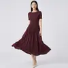 Vestido de Verão Feminino 2026 Novo Estilo com Toque de Luxo, Cor Sólida, Gola Redonda, Mangas Curtas, Cintura Alta, Vestido Evasê Emagrecedor, Vestido Estilo Miyake