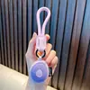 Llavero de Cuero con Alfabeto de 26 Letras Colgante para Mochila de Estudiante Pequeño Regalo Llavero de Coche de Pu Pequeño Adorno Mayoreo