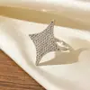 Anel Aberto de Estrela de Quatro Pontas em Forma de Diamante Cravejado com Diamantes, Venda Quente Transfronteiriça, Toque de Luxo Leve, Acabamento de Alta Qualidade, Elegante e Simples, Anel de Cauda Ajustável