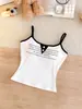 2052 # Camisola de color contrastante con botones y copas en el pecho, hermoso diseño en la espalda, femenina, adecuada tanto para usar por dentro como por fuera, top que estiliza y favorece