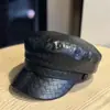 Chapéu de couro British retrô de alta qualidade com copa reta para mulheres, estilo de rua moderno, moderno e versátil, faz o rosto parecer menor, chapéu octogonal
