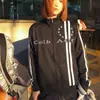 Chaqueta Patchwork con Rayas Dobles Bordadas Estilo Asiático Frío 26SS con Cuello Alto para Hombres y Mujeres, Sudadera Deportiva Corta Estilo Callejero Americano