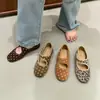 Zapatos planos para mujer de piel auténtica, estilo Chanel, punta fina, suela plana, nueva colección otoño/invierno 2026, zapatos Mary Jane de lunares, mocasines