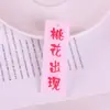 Placa de acrílico perforada por un lado con personaje cosas buenas suceden en cada examen debe aprobarse los accesorios llavero adornos para bolsas regalos