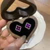 Buqi Lati Pendientes Mini Pequeños Cepillados Italianos Blanco Natural Flor de Fritilario Trébol de Cuatro Hojas Pendientes Estilo Corte Vintage