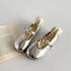 Zapatos individuales de boca poco profunda planos retro franceses versátiles de moda para mujer Verano 2025 Nuevo estilo con aumento de altura interno y zapatos Mary Jane de falda
