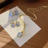 Diseño Exclusivo Aretes Cuadrados Azul Claro Zirconia de Azúcar Set de Collar Ilumina la Piel Realza el Temperamento Exquisitos Pendientes Joyería para el Día a Día