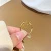 Joyería de mano extremadamente fina simple con forma de onda de Mobius Anillo de apertura de oro de Vietnam para mujer de uso prolongado no se decolora venta al por mayor