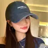 Gorra de Béisbol Azul Marino con Bordado de Letra Retro para Mujer, Uso Diario Casual, Ala Ancha, Sensación de Alta Calidad, Circunferencia de Cabeza Grande, Gorra Pico de Pato
