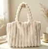 Bolso Tote Nuevo de Peluche con Rayas Verticales, Bolso Burbuja, Bolso Peludo de Gran Capacidad para Viajes, Bolso de Hombro Simple de Color Sólido