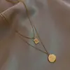 Colar Quadrado Pequeno de Tijolo Dourado em Aço Titânio Feminino Luxo Acessível Nicho 2025 Novo Acessórios Decorativos de Gola para Suéter