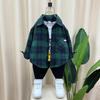 Camisas para Meninos para Primavera e Outono 2025 Novas Modernas e Bonitas Bebê Estilo de Rua Legal Infantil Manga Comprida Xadrez Jaqueta Camisa