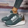 2021 Nueva Estación Independiente Venta al por mayor Casual Zapatos de Mujer Tenis Con cordones Flor Quemada Plataforma Talla Grande Zapatos Individuales