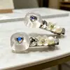 Presilha de Cabelo Azul com Strass de Alta Qualidade para Mulheres 2026 Novo Estilo Presilha Lateral para Franja e Cabelos Finos, Presilha Bico de Pato de Temperamento Luxo Leve para Meninas
