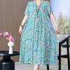 Novo Vestido de Verão Solto e Elegante para Mães Jovens com Barra Larga Saia Estampada de Comprimento Médio Tamanho Grande Manga Curta Saia de Praia