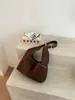 Bolso de Mano Vintage de Gran Capacidad para Viajes Transfronterizos 2026 para Mujer, Bolso Tote de Hombro Simple de Alto Gama con Remaches