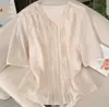 Blusa de Encaje Plisado con Cuello en V y Mangas Cortas para Mujer 2026 Verano Nuevo Estilo Jacquard Retro Camisa Delgada Top de Moda