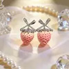 Aretes de Fresa con Agujas de Plata 925, Lujo Ligero, Moda de Gama Alta, Aretes para el Trabajo para Mujer, Nuevo Modelo 2026