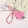 Bolso de peluche con forma de corazón de melocotón para teléfono móvil, llavero colgante, accesorio para otoño e invierno