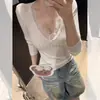 Blusa de Tricô Branca com Patchwork de Renda Estilo Coreano Decote V Manga Longa para Mulheres, Outono Única Linda Camada Interna Emagrecedora Valorizadora