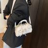 Bolso Coreano Nicho Simple Sobaco Boston para Mujer de Alta Gama Versátil para Desplazamiento Multibolsillo Casual Hombro Pequeño Cuadrado