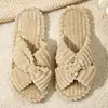 Pantuflas de felpa para mujer con tiras cruzadas, silenciosas y antideslizantes, con suela suave, diseño a rayas beige, adecuadas para el dormitorio, material de algodón, en stock