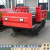 Veículos de Esteira Transportam Materiais de Construção de Concreto e Outros Veículos Todo-o-Terreno Escalada Segurança Dirigindo Caminhões Basculantes