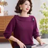 Nuevo top de punto de moda otoño 2026 de mamá, prenda interior de manga larga para mujeres de mediana edad y mayores, adecuado para personas de unos 50 años