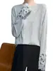Camiseta base de seda de manga larga bordada estilo chino de alta resistencia, chic de lana para mujer con cuello redondo adelgazante, elegante y versátil, principios de otoño 2025