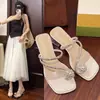 Sandalias planas de strass estilo hada para mujer, nuevas y modernas sandalias de verano para exteriores con tacones de cristal gruesos, adecuadas para combinar con vestidos