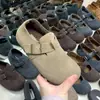 Sapatos Birkenstock Genuínos de Couro com Solado Grosso e Aumento Interno, Cobertura Total para Mulheres, Novo Estilo Outono e Inverno 2025, Sapatos Birkenstock com Forro de Lã e Sapatos de Algodão