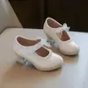 2026 Novos Sapatos de Salto Alto Estilo Coreano para Meninas com Laço, Sapatos de Princesa para Crianças Maiores, Sapatos de Couro para Performance de Dança