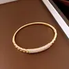 Pulseira de Corrente com Fecho Envolvente em Zircônia Banhada a Ouro 18K Pulseira Simples Fashion Versátil Pulseira de Luxo Leve Pulseira de Nicho