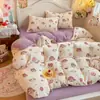 Juego de ropa de cama de cuatro piezas de terciopelo de leche engrosado de grado A con estampados de dibujos animados, que incluye una funda de edredón y una sábana bajera, adecuado para otoño e invierno, y diseñado para dormitorios estudiantiles