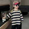 Camiseta para Niños Primavera y Otoño 2025 Nueva Rayada Camiseta Básica para Bebé Niño Elegante Moderna Top de Otoño para Niños Tendencia