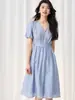 ShengduDesconto por Tempo Limitado Estilo Férias Decote V Amarração Jacquard de Tencel Azul Vestido de Comprimento Médio