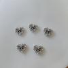 Joyas de lujo con lazo para uñas, ligeras y elegantes, en línea para celebridades, con un lazo encantador de perla y circonitas superbrillantes.