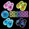 Pantuflas luminosas para niños niños y niñas uso interior y exterior lindos dibujos animados niños medianos y grandes bebé sandalias de casa verano