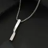 Colar Mobius de Aço Inoxidável Polido com Logotipo Gravado a Laser, Colar Barra Torcida de Aço Titânio, Estilo Minimalista Unissex