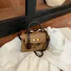 Bolsa pequena requintada e moderna para mulheres, nova moda 2026 bolsa transversal versátil, bolsa de mão popular para outono e inverno, bolsa quadrada pequena