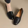 Mocassins macios de couro retrô estilo francês para mulheres, com salto grosso, design de calçar e estilo de corte baixo e bico raso, nova coleção outono 2026