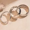 Pulseras Metálicas con Estampado de Patrones Transfronterizos Europeas y Americanas, Pulseras de Moda Personalizadas Exageradas, Pulseras de Lujo Ligero y Alta Gama para Mujeres al por Mayor